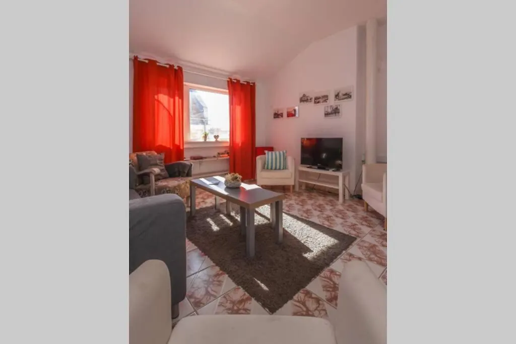 Spacious And Cozy 3 Bedroom Apartment In Downtown Sofia