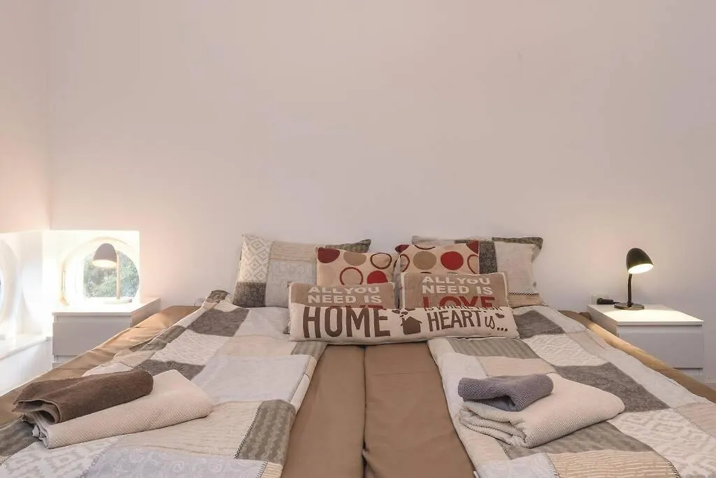 Spacious And Cozy 3 Bedroom Apartment In Downtown Sofia