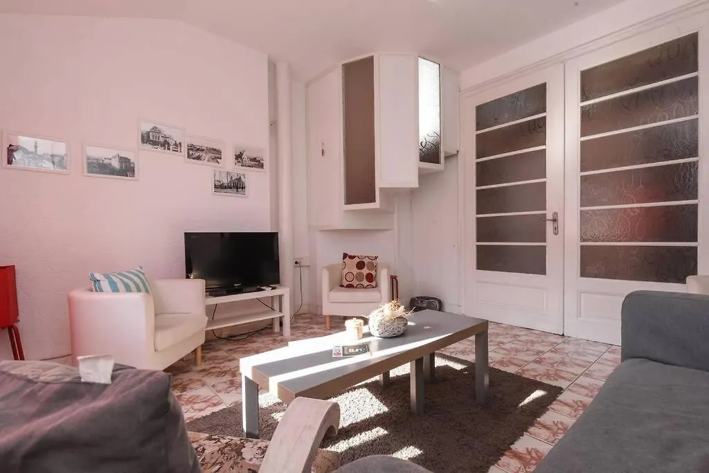 Spacious And Cozy 3 Bedroom Apartment In Downtown Sofia Bulgaria